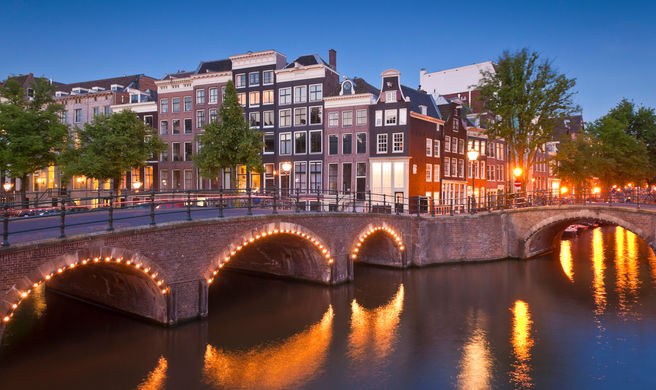 Viking River Cruises Is Bundling Free Transatlantic Airfare on 6 European Itineraries: Which Routes Deliver Real Value and Which Are Marketing Math