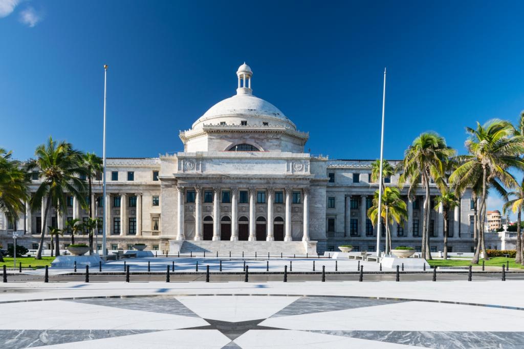 El Capitolio - Historic Building Tour