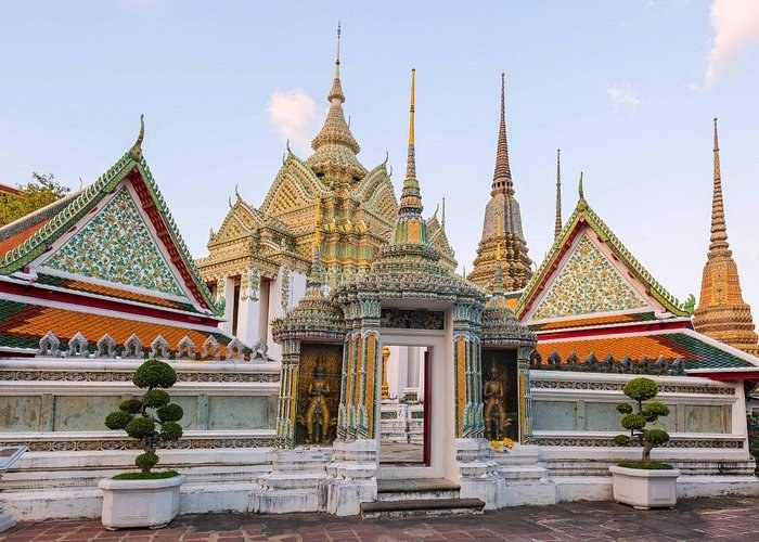 Wat Pho (Temple of the Reclining Buddha)