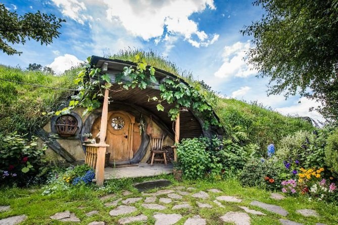 Hobbiton Movie Set