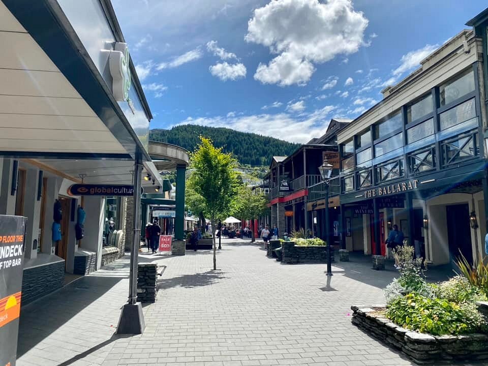 The Mall Street Shopping & Dining