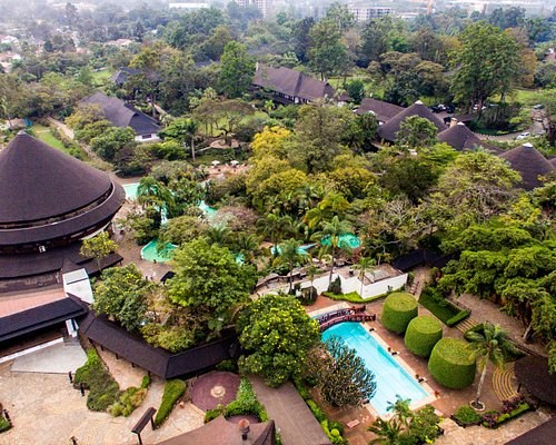 Safari Park Hotel