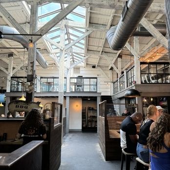 Poogan's Smokehouse & BBQ Tour