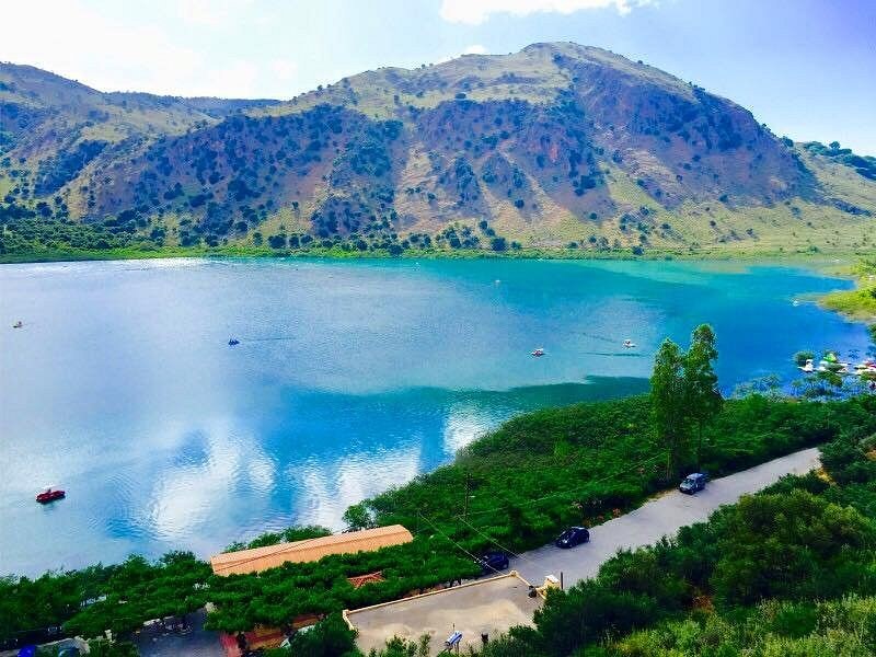 Kournas Lake & Rowboat Experience