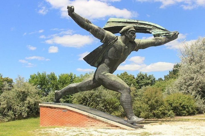 Memento Park (Outdoor Sculpture Museum)