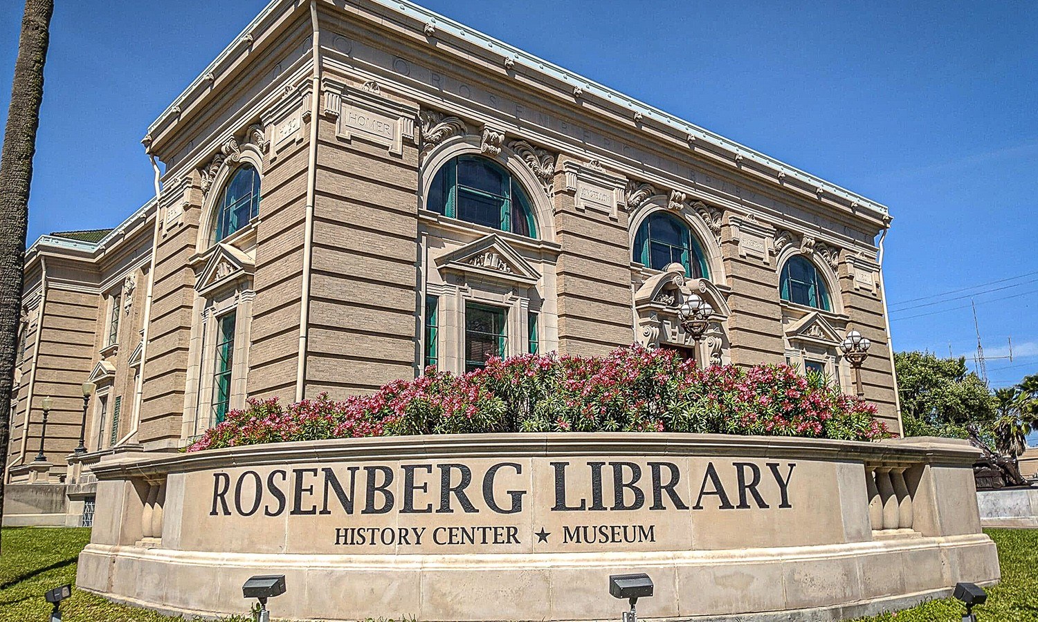 The Rosenberg Library - Architecture & Texas History Collection