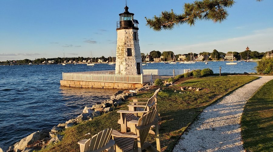 Scanning the Seas - Newport Harbor Lighthouse Tour