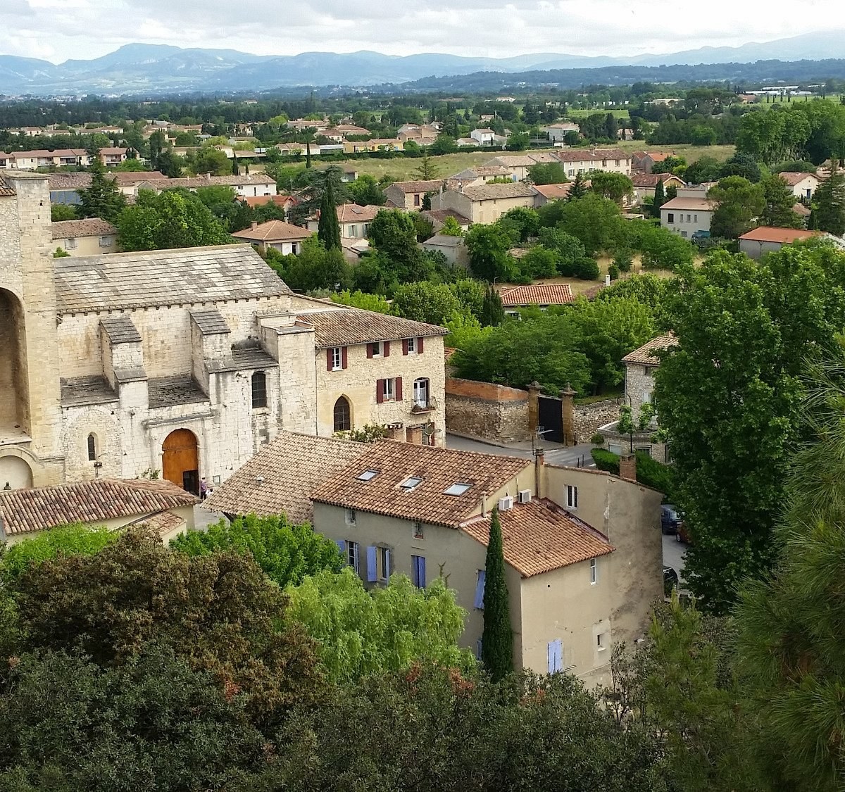 Château de Pernes-les-Fontaines (Private Garden Tour & Wine)