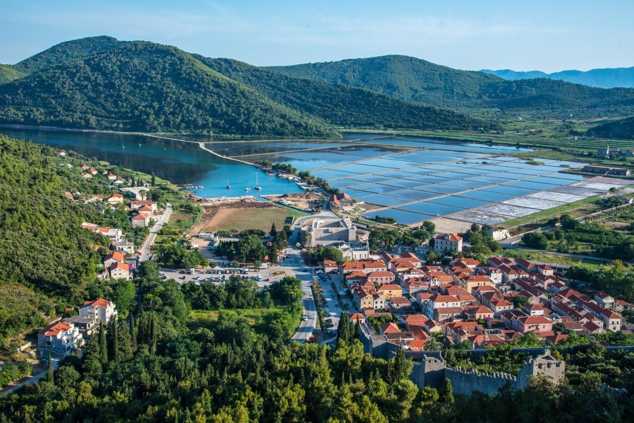 Ston Walls Trek & Salt Pond Tour