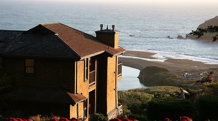 Elk Cove Inn & Spa