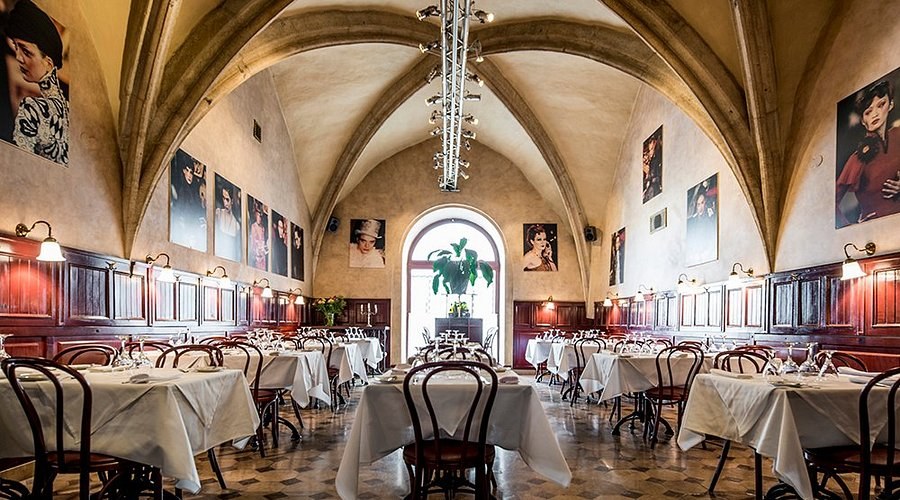 Szara Eminencja / Grey Eminence Restaurant