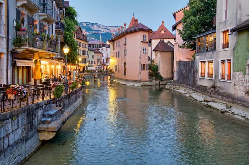 Annecy's Palais de l'Isle & Old Town Food Tour