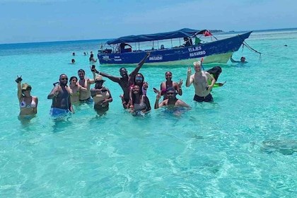 Carti Suitupu Island – Remote Culture & Hidden Reefs