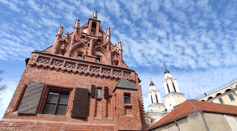 Perkunas House (Thunder House) & Medieval Vilnius Walking Tour