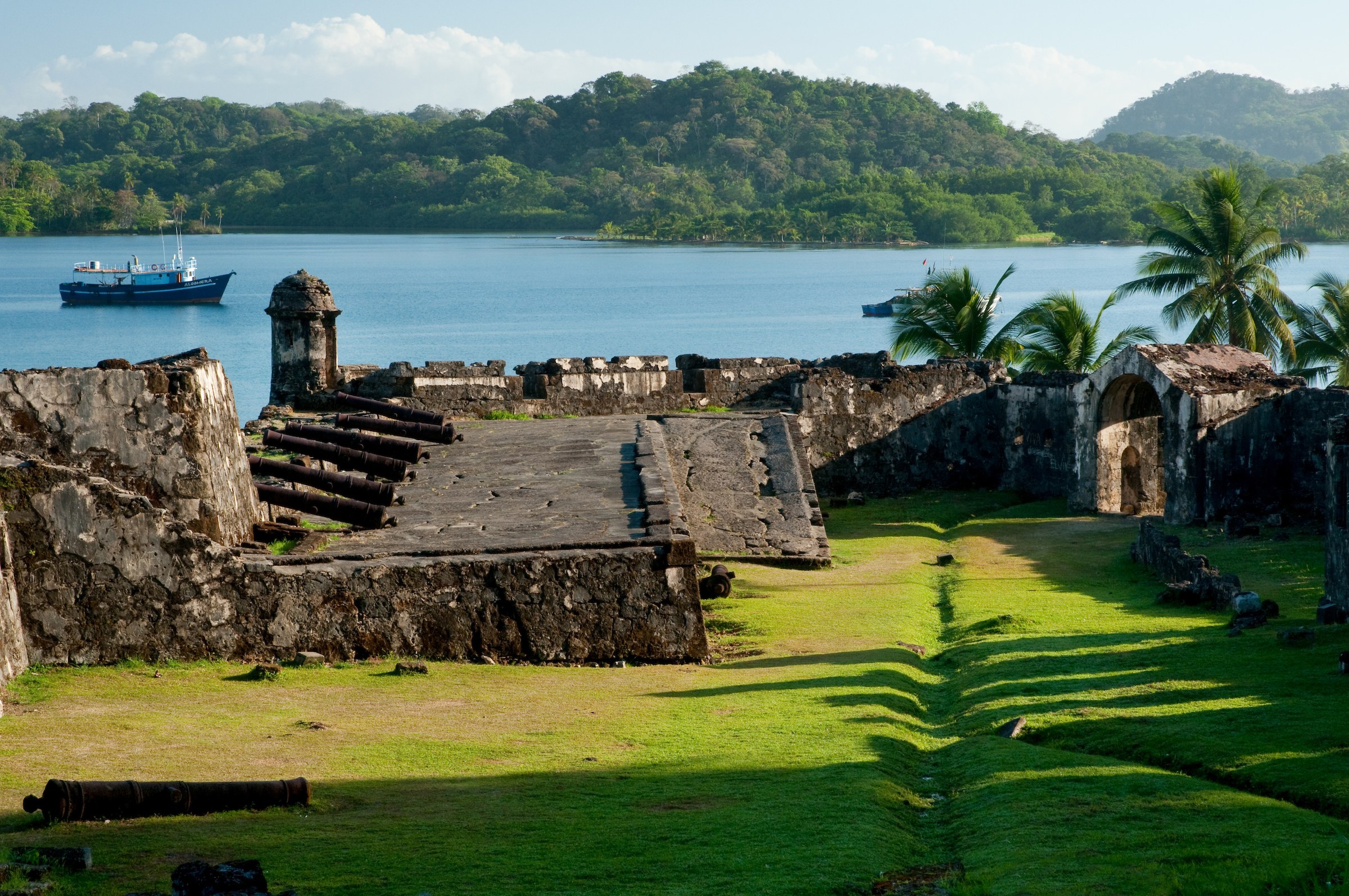 Portobelo Ruins & Diving Day Trip