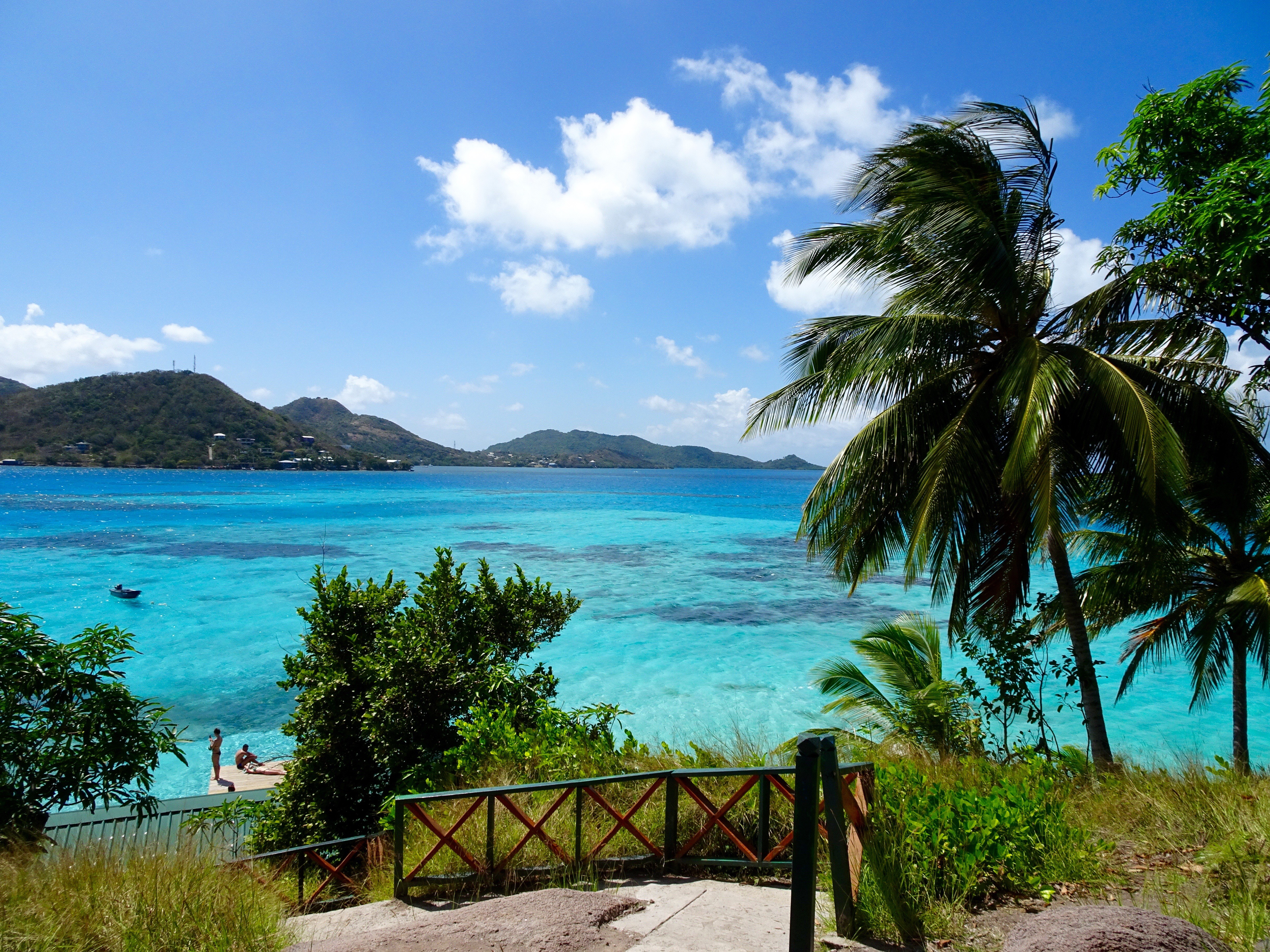 Providencia Island Day Trip (Diving & Hidden Beaches)