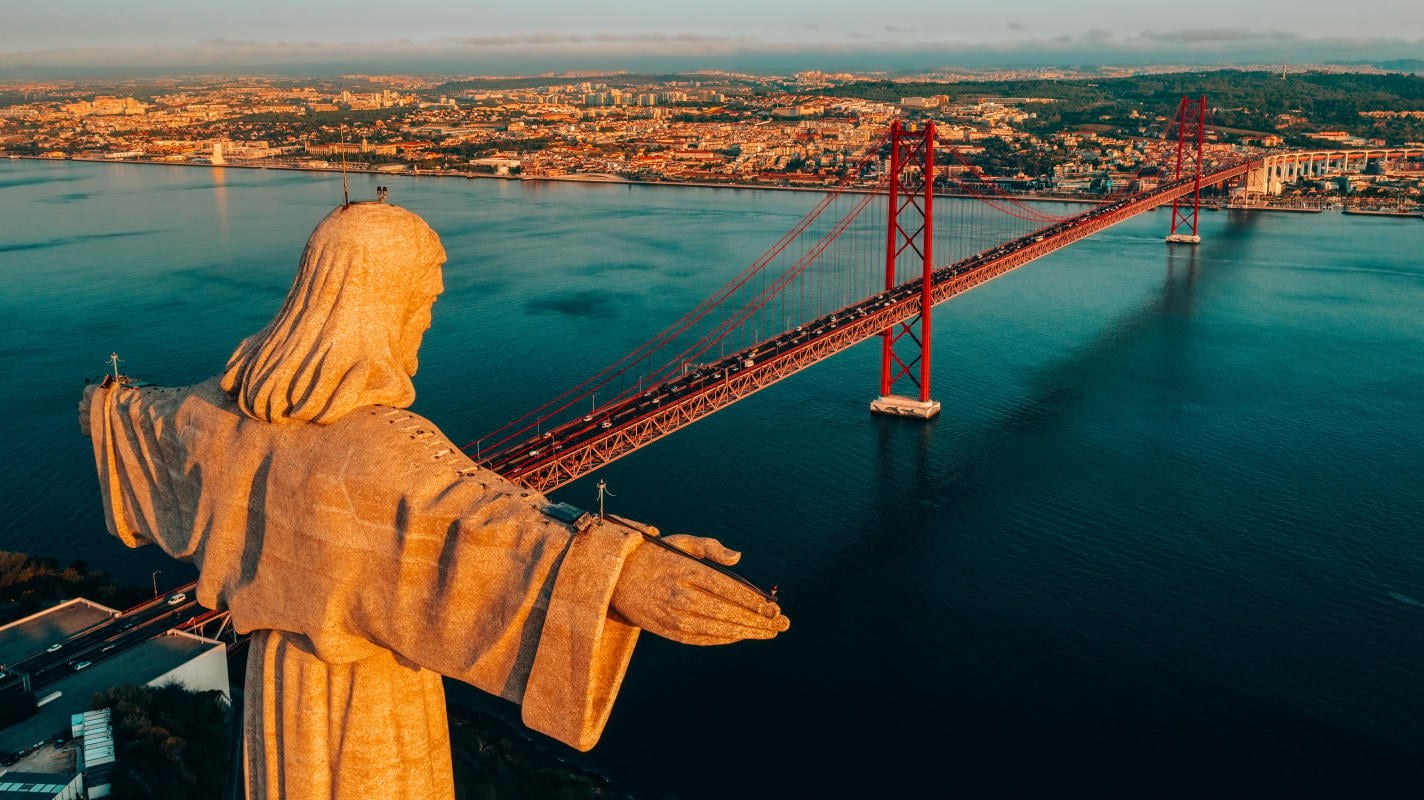 Cristo Rei Statue