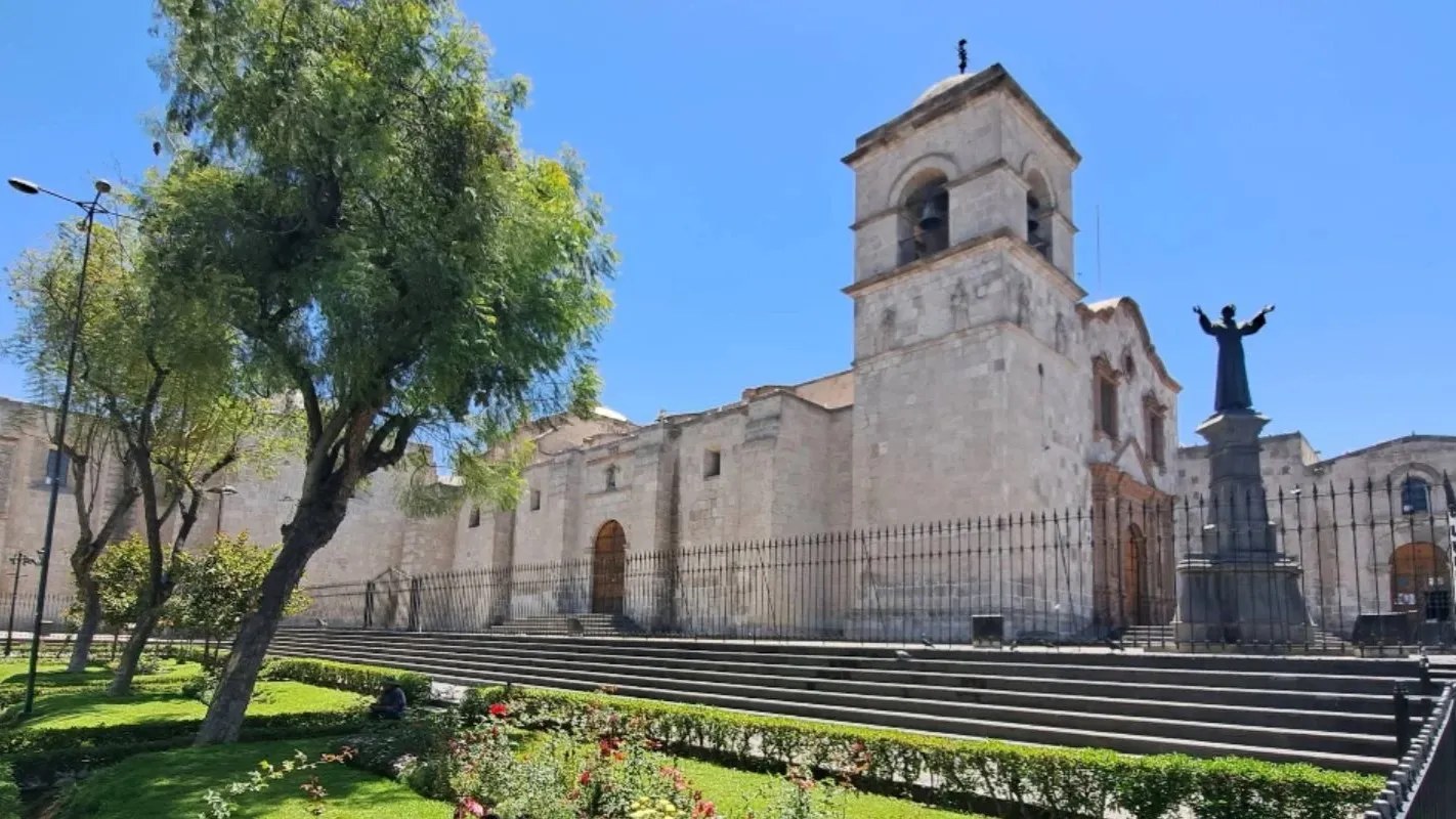 Iglesia de San Francisco - Cloisters & Archives