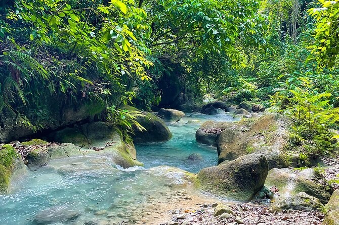 Cabeza de Agua (Freshwater Springs Hiking Loop)