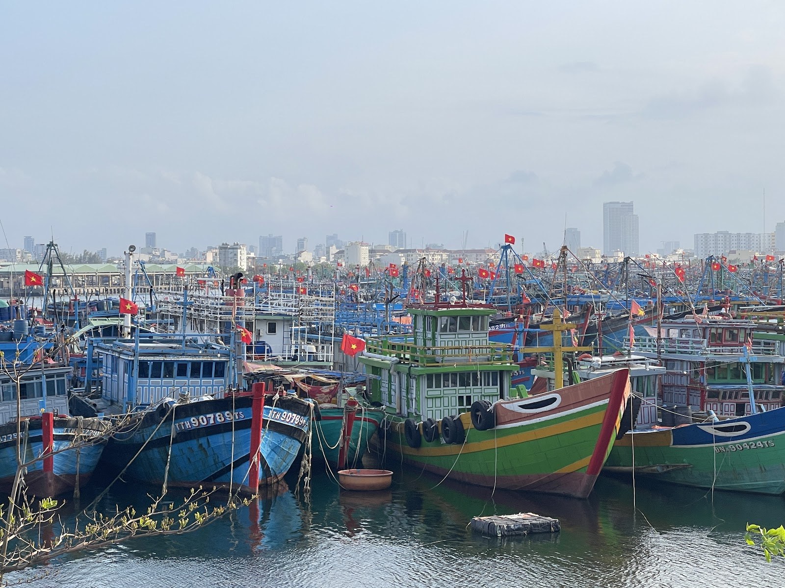 Tho Quang Ward Dragon Boat Building Workshop