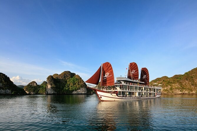 Lan Ha Bay Luxury Catamaran - Overnight Anchorage