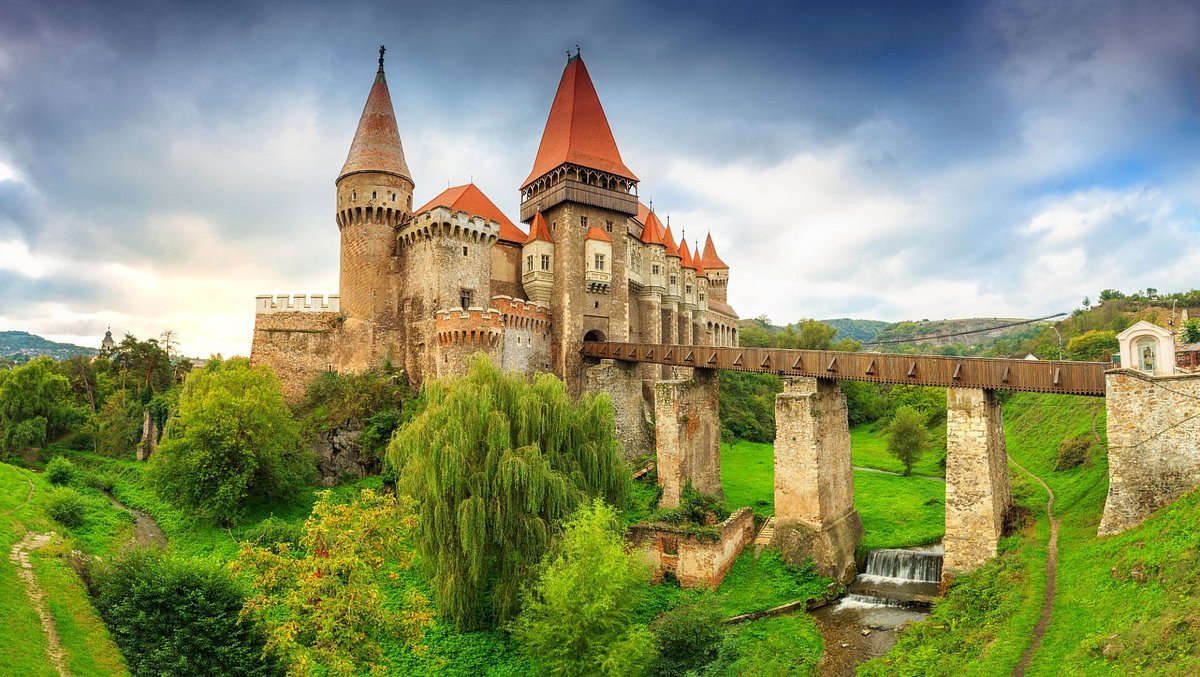 Sebeș Medieval Fortress & Wine Cellar Tour