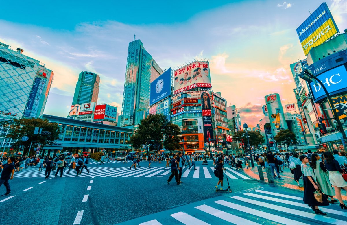 Shibuya Crossing Sunrise Photo & Street Art Walk