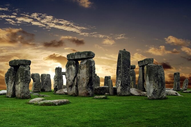 Stonehenge & Avebury Private Guided Tour (Half Day)