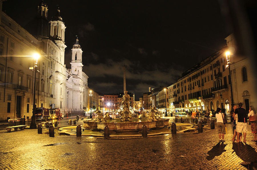 Piazza Navona After Dark: Private Fountain Lights & Dinner