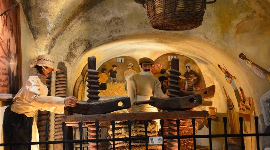 Koutsoyannopoulos Winery – Carved into Volcanic Pumice