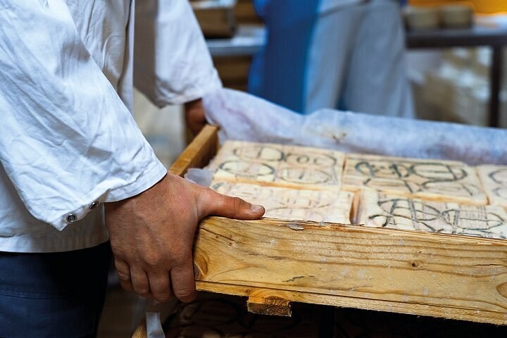 Artisan Cheesemaking Class at Caseificio Mauri (Lecco Province)