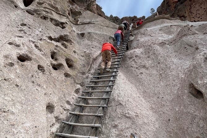 Hiking to Bandelier's Cliff Dwellings (day trip from Santa Fe)
