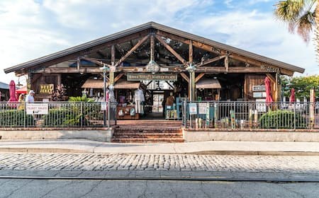 River Street Brewing Company (Artisan Tour + Tasting)