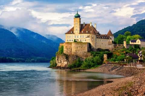 Dürnstein & Danube Castle Tour by Private Boat