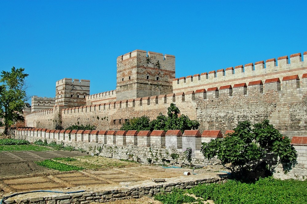 Theodosian Walls Walking Tour + Hidden Chapels