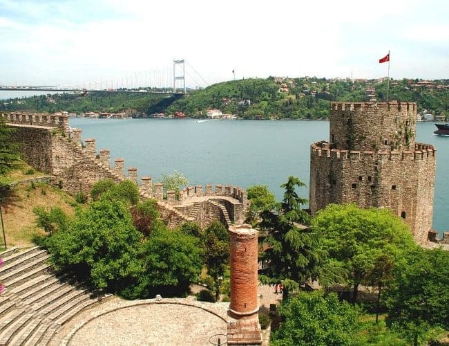 Rumeli Fortress Archaeology & Bosphorus Overlook