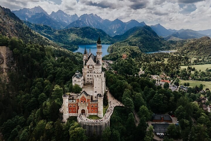 Neuschwanstein & Hohenschwangau Castle Combo Tour