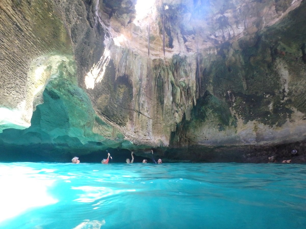 Thunderball Grotto Snorkel Tour