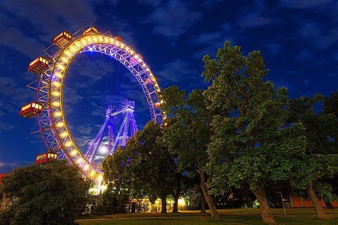 Wiener Riesenrad — Giant Ferris Wheel in the Prater