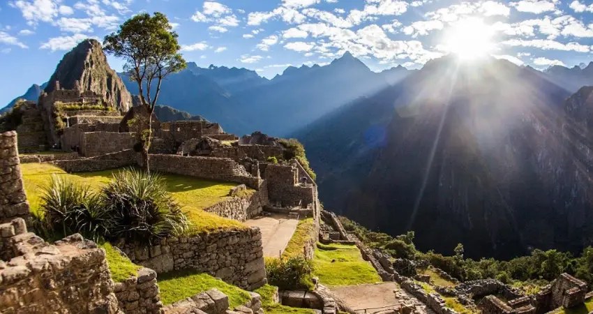 Machu Picchu Sunrise: Private Guided Citadel Visit