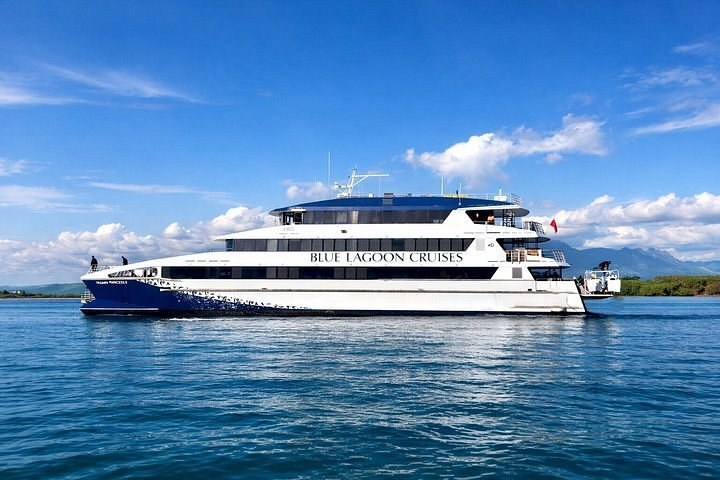 Private Sailing Charter to Blue Lagoon, Fiji