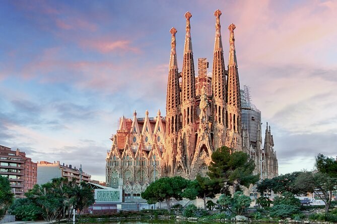Sagrada Família: Skip-the-Line + Tower Climb