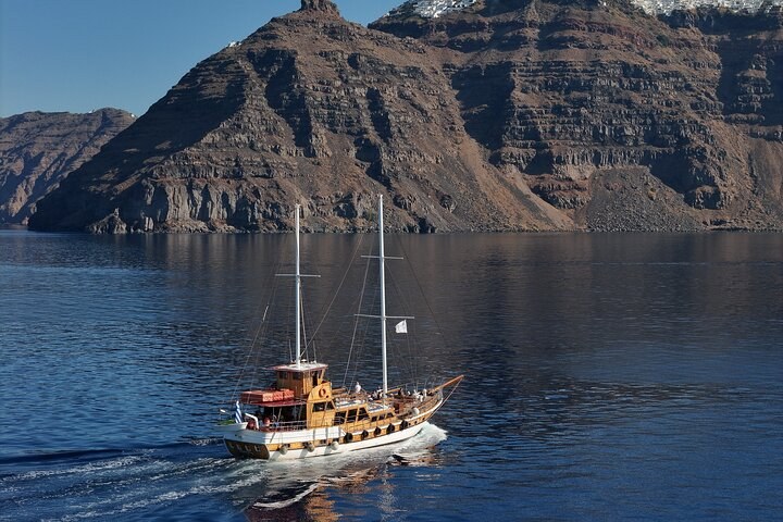 Private Yacht Sail & Snorkel, Santorini Caldera