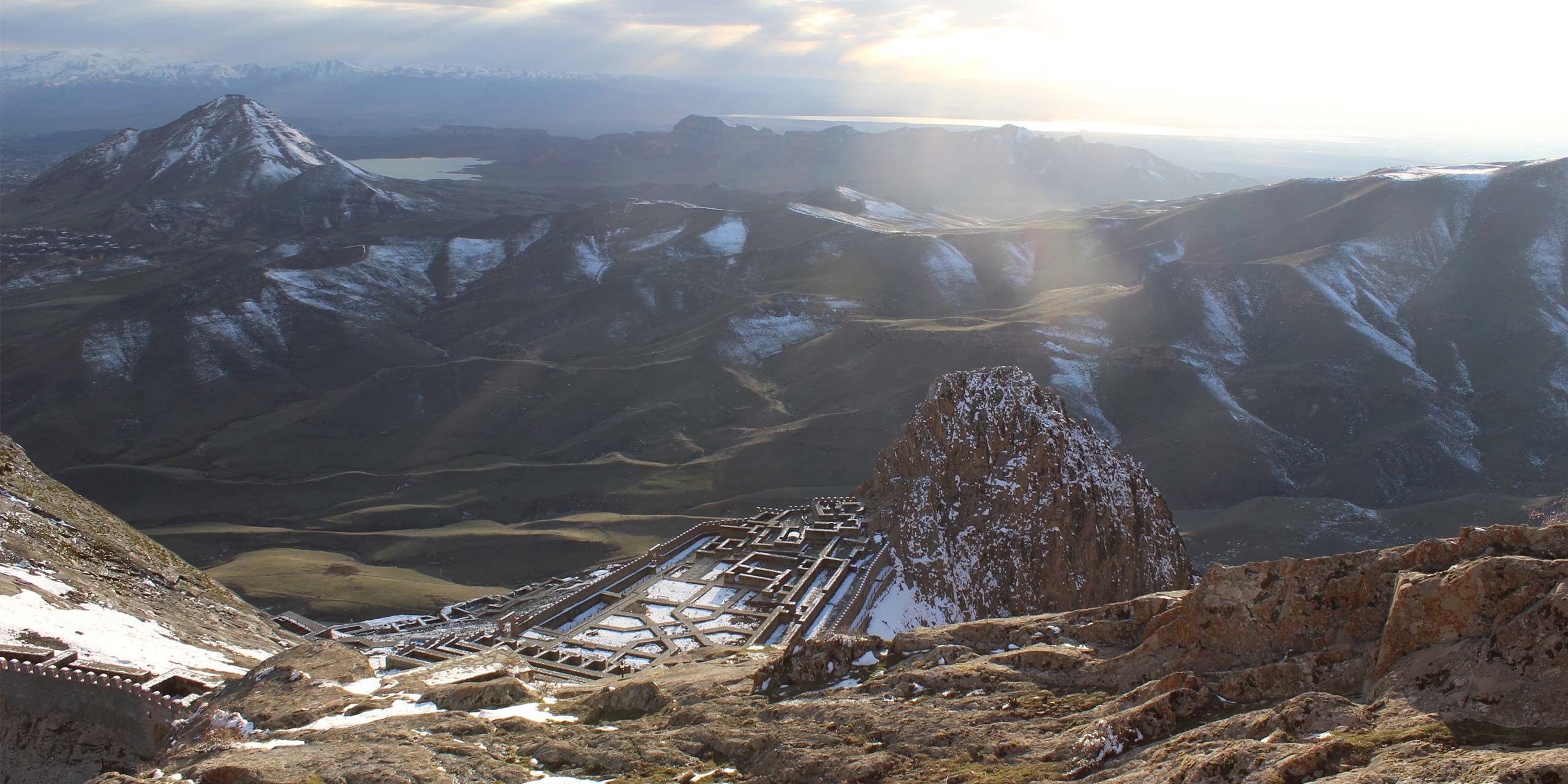 Alinja Fortress: Private Hike to a Mountaintop Citadel