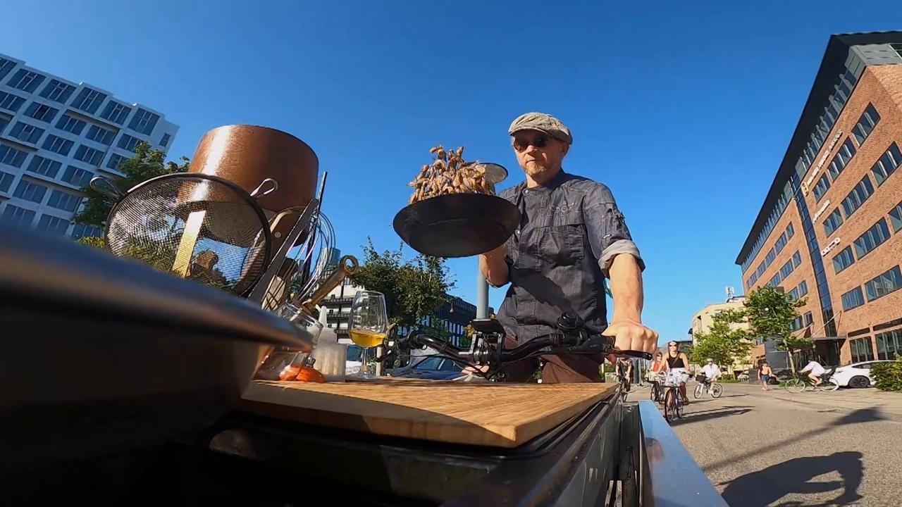 Old Town Culinary Walk with a Michelin-Trained Chef