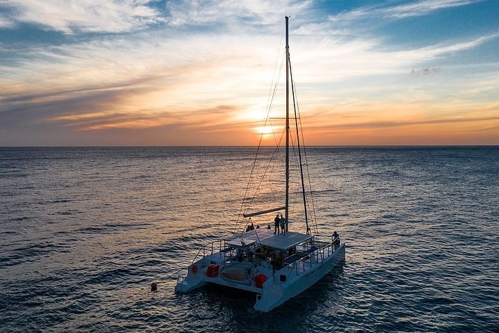 Uhcibfc Bay: Private Sunset Catamaran with Local Sommelier