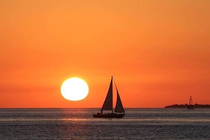 Private Sunrise Sailing & Snorkel Charter, Acjoyegm