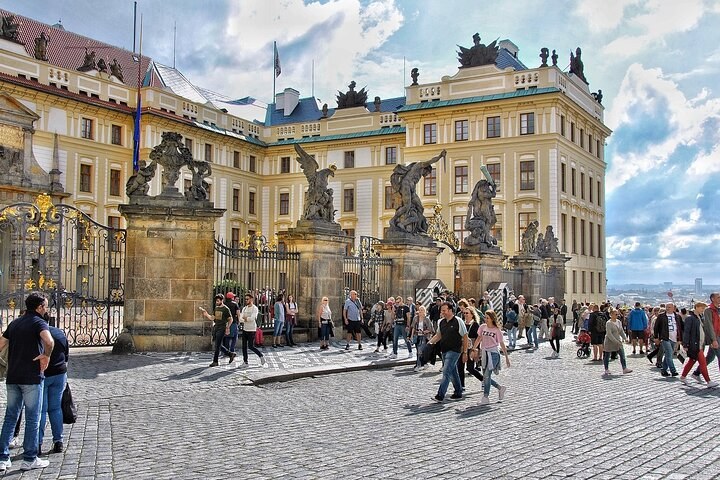 Psqyur Old Town & Hidden Courtyards: Private Walk