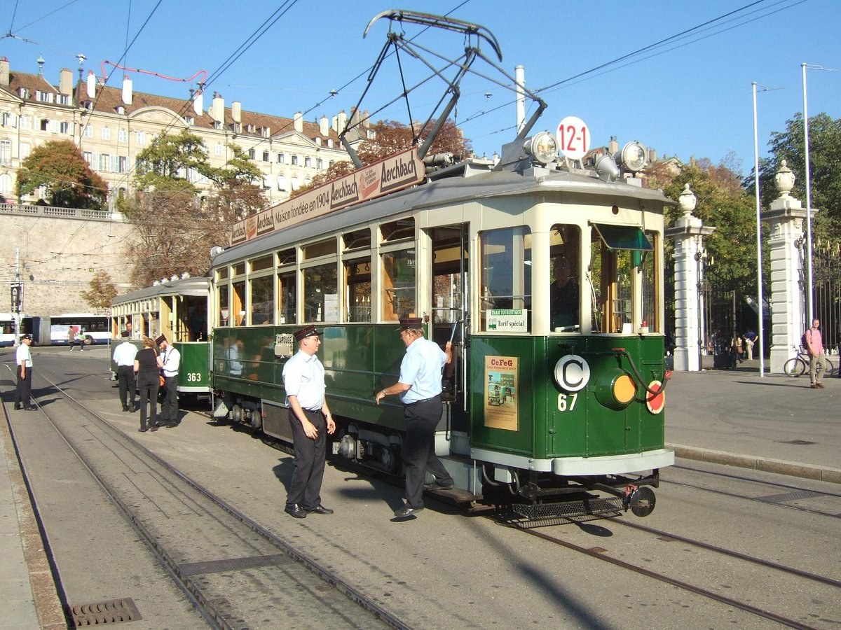 Electric Tram Heritage Tour Through the Old Town