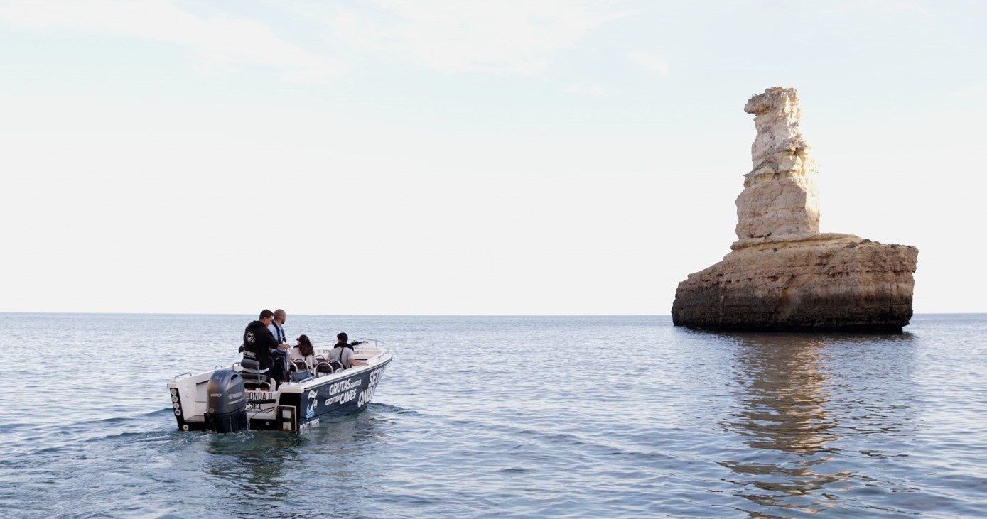 Private Sunrise Sailing & Hidden Coves Discovery